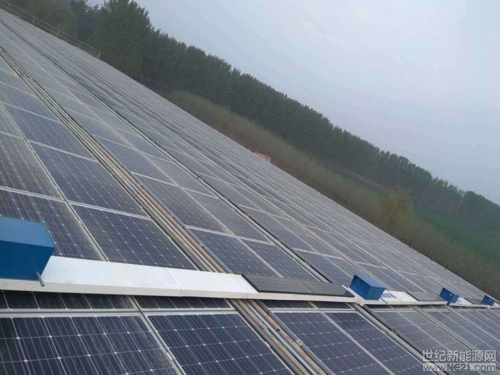  要想發(fā)電量提升，光伏電站應該有正確的清洗方式以及清洗周期。

首先、要注意光伏電站的除塵時間