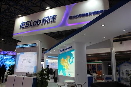 　　【中國(guó)儀表網(wǎng) 儀表企業(yè)】8月28日，積成電子發(fā)布2018年半年報(bào)，公司2018年1-6月實(shí)現(xiàn)營(yíng)業(yè)收入6.83億元，同比增長(zhǎng)54.31%；電氣設(shè)備行業(yè)已披露半年報(bào)個(gè)股的平均營(yíng)業(yè)收入增長(zhǎng)率為13.79%；歸屬于上市公司股東的凈利潤(rùn)210.59萬元，同比增長(zhǎng)127.05%，電氣設(shè)備行業(yè)已披露半年報(bào)個(gè)股的平均凈利潤(rùn)增長(zhǎng)率為14.71%；公司每股收益為0.01元。  　　積成電子股份有限公司是國(guó)家重點(diǎn)高新技術(shù)企業(yè)、國(guó)家規(guī)劃布局內(nèi)重點(diǎn)軟件企業(yè)