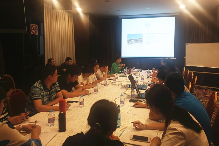 　　【中國(guó)儀表網(wǎng) 儀表會(huì)議】近日，OIML實(shí)驗(yàn)室申報(bào)與工作流程研討會(huì)在上海召開。浙江省計(jì)量科學(xué)研究院技術(shù)負(fù)責(zé)人沈才忠副院長(zhǎng)帶隊(duì)參加會(huì)議并發(fā)表講話