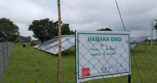 
	中國儲能網(wǎng)訊：微電網(wǎng)企業(yè)認為自己的方式不僅能滿足現(xiàn)有電力需求，還可以促進發(fā)展。微電網(wǎng)需要長達7年甚至更長時間才能收回投資，因此，微電網(wǎng)的開發(fā)商需要確定長期電氣化政策