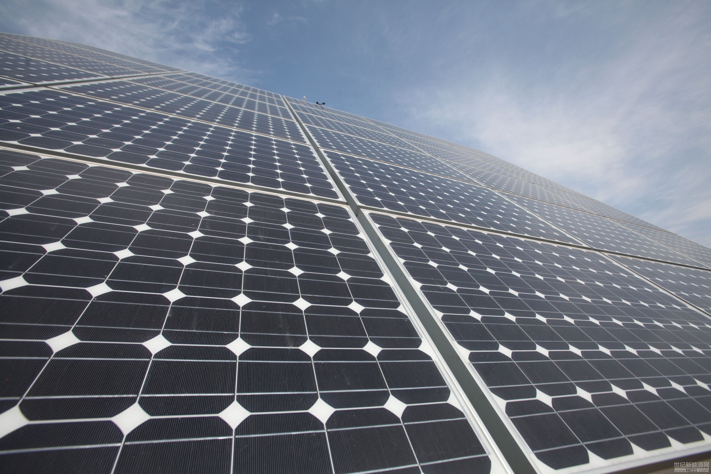 歐盟對中國光伏已實施五年的“雙反”和最低限價（MIP）措施到期取消，雙方在9月4日起恢復(fù)光伏正常貿(mào)易。

商務(wù)部發(fā)言人就此表示：“歐盟終止對華光伏雙反措施，將使中歐光伏貿(mào)易恢復(fù)到正常市場狀態(tài)，為雙方業(yè)界合作提供更加穩(wěn)定和可預(yù)期的商業(yè)環(huán)境，真正實現(xiàn)雙方產(chǎn)業(yè)的互利共贏