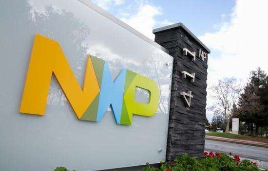 
                    
	恩智浦半導(dǎo)體于日前正式對外宣布收購汽車以太網(wǎng)子系統(tǒng)技術(shù)提供商OmniPHY。據(jù)悉，OmniPHY的專業(yè)技術(shù)包括汽車以太網(wǎng)，這種技術(shù)能夠?qū)崿F(xiàn)自動(dòng)駕駛所需的快速數(shù)據(jù)傳輸