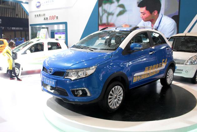 
	中國(guó)儲(chǔ)能網(wǎng)訊：2018年泰達(dá)論壇微課堂聚焦動(dòng)力蓄電池的回收利用，邀請(qǐng)有10幾年動(dòng)力蓄電池回收利用政策研究經(jīng)驗(yàn)的中汽中心政策研究中心汽車產(chǎn)業(yè)政策研究室主任、電動(dòng)汽車動(dòng)力蓄電池循環(huán)利用戰(zhàn)略聯(lián)盟秘書(shū)長(zhǎng)黎宇科主講。他對(duì)動(dòng)力蓄電池回收利用行業(yè)發(fā)展的分析全面詳細(xì)，尤其是對(duì)8月1日開(kāi)始實(shí)施的《新能源汽車動(dòng)力蓄電池回收利用管理暫行辦法》（以下簡(jiǎn)稱《暫行辦法》）的權(quán)威解讀，引發(fā)車企及相關(guān)責(zé)任方的關(guān)注