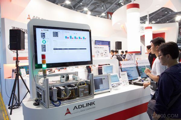 
                     
  凌華透過與FogHorn Systems合作，整合邊緣智慧平臺與凌華的DXS物聯(lián)網(wǎng)數(shù)字技術(shù)。
  
  雖然聯(lián)網(wǎng)概念迅速在市場上發(fā)酵，但有鑒于許多市場上的業(yè)者對于實(shí)際導(dǎo)入物聯(lián)網(wǎng)(IoT)應(yīng)用仍存有疑慮，因此怎樣降低客戶疑慮，提升導(dǎo)入專案的成功率，成了目前相關(guān)業(yè)者所面臨的最大挑戰(zhàn)