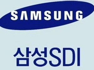 
	
                    
	【電纜網(wǎng)訊】當(dāng)?shù)貢r間9月5日，據(jù)外媒報(bào)道，有業(yè)界人士表示，三星集團(tuán)電子領(lǐng)域附屬企業(yè)三星SDI將向捷豹路虎旗下電動車(EV)提供圓柱電池。為向捷豹路虎提供圓柱電池，三星將在匈牙利的電池廠專門建一條生產(chǎn)“21700”圓柱電池的生產(chǎn)線