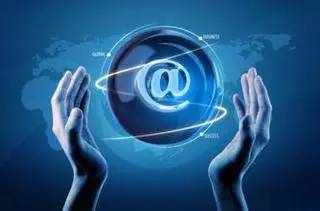 
	
                    
	【電纜網(wǎng)訊】10日，工信部對2018年1至7月互聯(lián)網(wǎng)和相關(guān)服務(wù)業(yè)運行情況進(jìn)行了通報。通報指出，1至7月，中國規(guī)模以上互聯(lián)網(wǎng)和相關(guān)服務(wù)企業(yè)(簡稱互聯(lián)網(wǎng)企業(yè))完成業(yè)務(wù)收入4965億元，同比增長25.9%