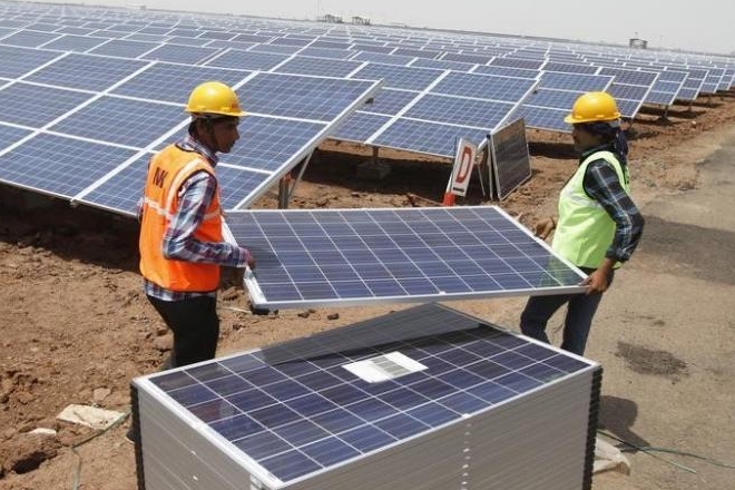 
	
                    
	【電纜網(wǎng)訊】據(jù)彭博社報道，印度最高法院發(fā)布的臨時命令，同意對進(jìn)口太陽能電池和模塊征收25%保障稅，征稅于2018年7月30日生效。

	

	值得注意的是，這是最高法院發(fā)布的臨時命令，下一次聽證會定于10月舉行