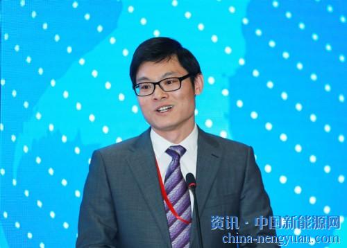                                                                                                                                                                     
	　　近日，國家能源局印發(fā)《關(guān)于2018年度風(fēng)電建設(shè)管理有關(guān)要求的通知》（以下簡稱《通知》）明確提出，新增核準(zhǔn)的集中式陸上風(fēng)電和海上風(fēng)電將全部推行競爭性電價(jià)配置項(xiàng)目資源，標(biāo)志著風(fēng)電