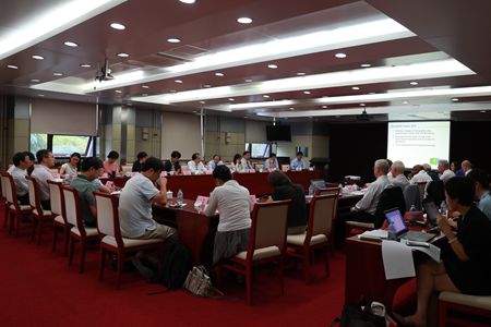 　　【中國儀表網(wǎng) 儀表會議】8月30日，國際計量局終身榮譽局長泰瑞·奎恩在中國計量科學(xué)研究院(以下簡稱中國計量院)宣讀了經(jīng)7位國際計量界頂級專家討論形成的最終咨詢意見，為期3天的中國計量院國際咨詢委第10次會議圓滿結(jié)束。  　　參加本次會議的7名國際咨詢委委員，包括國際計量局(BIPM)局長馬丁·米爾頓，國際計量委員會(CIPM)副主席、美國國家標(biāo)準(zhǔn)技術(shù)研究院(NIST)前院長威利·梅，CIPM副主席、德國聯(lián)邦物理技術(shù)研究院(PTB)院長約阿希