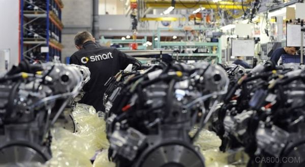 
                    
	 


	  韓國IT服務(wù)業(yè)者紛紛推出智能工廠平臺(tái)，擴(kuò)大AI管理商機(jī)。法新社 

  
  三星SDS(Samsung SDS)發(fā)表最新工廠管理軟體，結(jié)合人工智能(AI)、物聯(lián)網(wǎng)(IoT)、大數(shù)據(jù)技術(shù)，方便業(yè)者以更智能的方式管理工廠物流、數(shù)位金融及云端儲(chǔ)存，建立智能型生產(chǎn)體系