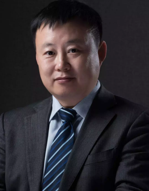                        今年以來，分散式風(fēng)電在我國的受關(guān)注度持續(xù)升溫，但在政策、經(jīng)驗(yàn)等方面仍存在不足。作為擁有豐富風(fēng)電項(xiàng)目開發(fā)經(jīng)驗(yàn)的企業(yè)，北京天潤新能投資有限公司（下稱“天潤新能”）一直在積極探索分散式風(fēng)電開發(fā)，并對業(yè)界應(yīng)如何共同盡快完善薄弱環(huán)節(jié)有著獨(dú)到見解