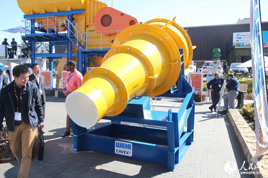 
	
                    
	【電纜網(wǎng)訊】9月11日，兩年一度的南非國(guó)際礦業(yè)及電力展覽會(huì)在南非第一大城市約翰內(nèi)斯堡國(guó)際展覽中心舉行。

	

	南非國(guó)際礦業(yè)及電力展覽是世界上最大的礦業(yè)展覽之一，也是南部非洲最大的采礦，制造，和電力貿(mào)易展