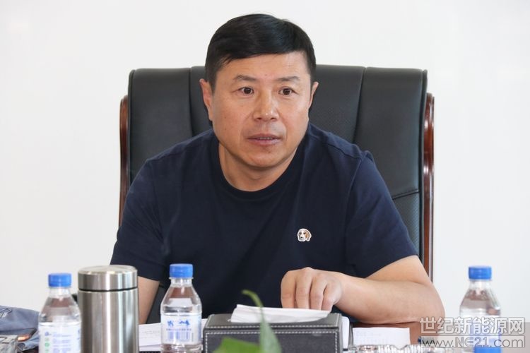 （通訊員 陳昊 報(bào)道） 為加快基地各項(xiàng)目并網(wǎng)驗(yàn)收工作的推進(jìn)，8月31日下午，白城基地并網(wǎng)驗(yàn)收領(lǐng)導(dǎo)小組辦公室在基地一樓會(huì)議室，組織召開(kāi)了并網(wǎng)驗(yàn)收工作啟動(dòng)會(huì)。會(huì)議由基地并網(wǎng)驗(yàn)收領(lǐng)導(dǎo)小組副組長(zhǎng)兼并網(wǎng)驗(yàn)收領(lǐng)導(dǎo)小組辦公室主任王強(qiáng)主持