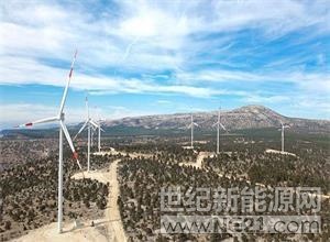  近日，歐洲復(fù)興開發(fā)銀行（EBRD）將向土耳其企業(yè)集團Akfen Holding可再生能源子公司提供高達1.02億美元的融資方案。這筆資金將用于開發(fā)四個新風(fēng)電場和九個光伏項目，總?cè)萘繛?27MW