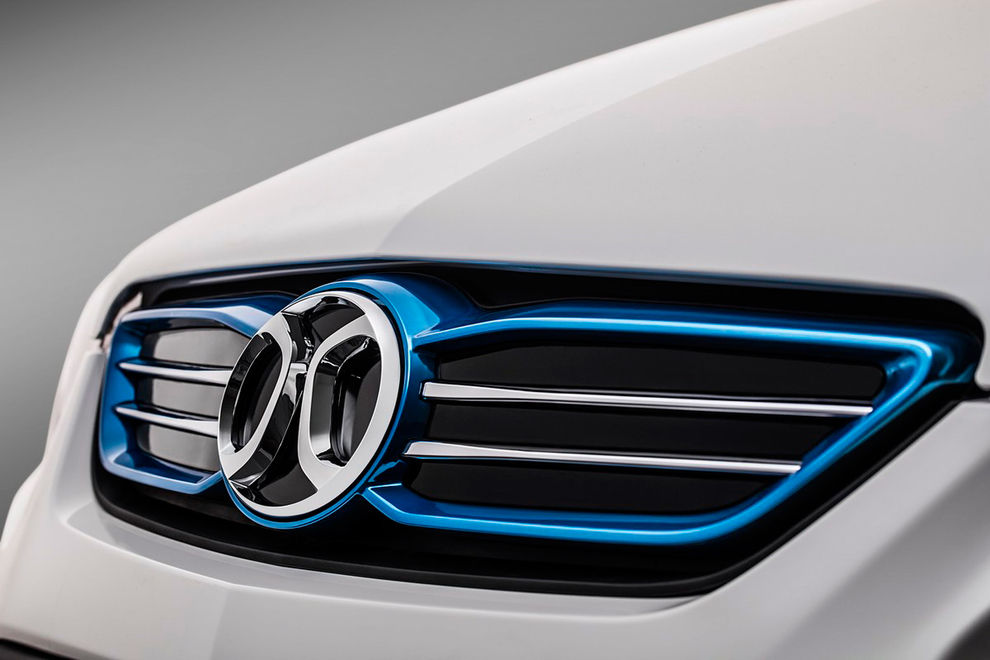 
	
                    
	【電纜網(wǎng)訊】9月7日，S藍谷(600733，SH)發(fā)布的《北汽藍谷新能源科技股份有限公司關(guān)聯(lián)交易公告》（以下簡稱《公告》）顯示，北汽藍谷新能源科技股份有限公司的子公司——北京新能源汽車股份有限公司（以下簡稱北汽新能源）與北京汽車集團有限公司（以下簡稱北汽集團）簽署了《資產(chǎn)轉(zhuǎn)讓協(xié)議》及相關(guān)附屬文件，擬以現(xiàn)金或票據(jù)方式購買北汽集團持有的部分資產(chǎn)，此次交易價格約為14.489億元。

	

	據(jù)了解，此次交易涉及的資產(chǎn)包括原為北汽集團持有