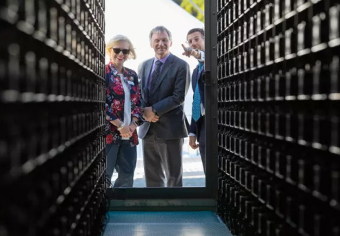 
	中國儲能網(wǎng)訊：英國可再生能源開發(fā)商RES公司日前宣布，其在蘇格蘭西洛錫安部署的首個公用事業(yè)規(guī)模電池儲能設(shè)施正式啟用，該儲能項目功率為20兆瓦。


	


	這個已經(jīng)建成的電池儲能系統(tǒng)并將由RES公司管理和運營