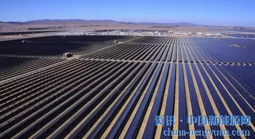                                                                                                                                                                     
	　　作為國家戰(zhàn)略性新興產(chǎn)業(yè)和國內(nèi)少數(shù)具有全球市場(chǎng)影響力的產(chǎn)業(yè)，光伏產(chǎn)業(yè)從誕生之日起就伴隨著產(chǎn)業(yè)政策刺激和金融扶持支撐，在規(guī)?？焖贁U(kuò)張的同時(shí)，對(duì)政策的深度依賴也日益成為行業(yè)健康發(fā)展