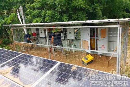  8月11日，受持續(xù)強(qiáng)降雨影響，廣東信宜多個(gè)鄉(xiāng)鎮(zhèn)出現(xiàn)特大暴雨，山洪暴發(fā)，導(dǎo)致山泥傾瀉，河水暴漲，山下田野、房屋、道路、水利等瞬間被摧毀，新寶鎮(zhèn)楓木村的扶貧電站被淹，損失慘重。12日，由古瑞瓦特服務(wù)工程師、流動(dòng)服務(wù)站組成的救災(zāi)戰(zhàn)隊(duì)，火速到達(dá)受災(zāi)電站現(xiàn)場(chǎng)，為其檢修