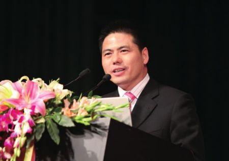 
	
                    
	9月18日至20日，以“在第四次工業(yè)革命中打造創(chuàng)新型社會(huì)”為主題的2018夏季達(dá)沃斯論壇將在天津梅江會(huì)展中心隆重舉行。遠(yuǎn)東控股集團(tuán)創(chuàng)始人、董事局主席、黨委書記蔣錫培受邀參會(huì)并發(fā)言