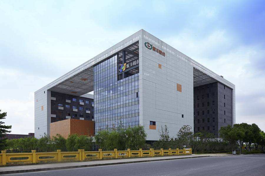 
	
                    
	【電纜網(wǎng)訊】9月17日晚間，ST輝豐發(fā)布公告稱，近日公司收到江蘇省環(huán)境保護(hù)廳出具的兩份《行政處罰決定書》。一份處罰決定，要求公司拆除新上高濃 COD 廢水制水煤漿焚燒副產(chǎn)蒸汽項(xiàng)目