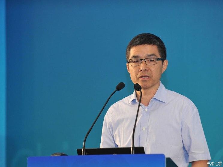 
	中國(guó)儲(chǔ)能網(wǎng)訊：“防范以后的電動(dòng)汽車起火，首先要剔除企業(yè)里的害群之馬，其次是政府對(duì)于能量密度的提升節(jié)奏要更加穩(wěn)健，最后，技術(shù)提升的方向沒有錯(cuò)，但要綜合衡量?！?月17日，中國(guó)科學(xué)院院士、清華大學(xué)教授歐陽明高在清華大學(xué)-星星充電共建新能源汽車“風(fēng)光氣儲(chǔ)充”綜合試驗(yàn)示范平臺(tái)落成儀式上，向汽車之家表達(dá)了上述觀點(diǎn)