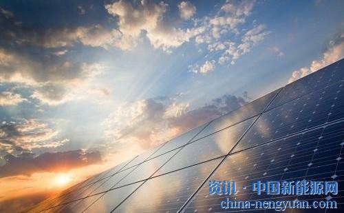                                                                                                                                                                    
	　　光伏行業(yè)正經(jīng)歷一次深度洗牌。國內市場平價上網(wǎng)的時間節(jié)點越來越近，對降本需求更加急迫；海外市場向光伏“中國制造”展開懷抱