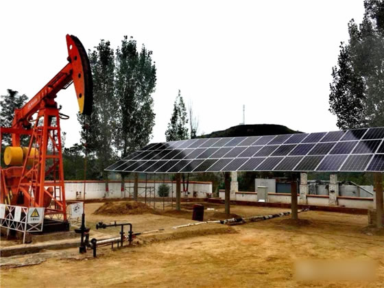                                         
	　　近日，陜西延安志采5310井20KW分布式能源站成功并網(wǎng)發(fā)電，標志著“延長能源互聯(lián)網(wǎng)示范項目”及“油田2MW微網(wǎng)”省重大科技資助項目試點啟動。

	

	　　該站由延安新電按照國家示范和省科技項目標準自主設計、施工和運營，裝置由距地三米的獨立高空支架、“新電能源”自主產權高效單晶雙玻組件，以及性能優(yōu)良的組串式逆變器組成，將與后續(xù)太陽能供熱、壓縮儲能