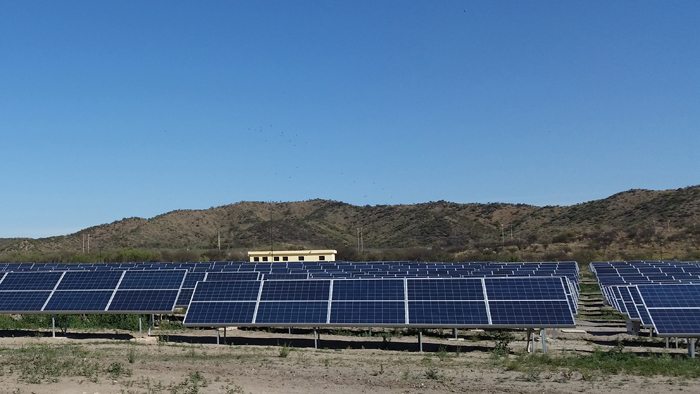 
	
                    
	【電纜網(wǎng)訊】當(dāng)印度太陽能公司（SECI）部分取消該國有史以來規(guī)模最大的太陽能招標(biāo)時(shí)，行業(yè)專家感到困惑。SECI一次性提供3吉瓦的招標(biāo)容量是印度太陽能行業(yè)的一個(gè)里程碑