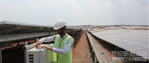 
 
印度首個風(fēng)電和太陽能混合項目于2018年4月完工。今年的強風(fēng)令太陽能發(fā)電量縮減后，印度將對電站進行儲能改造