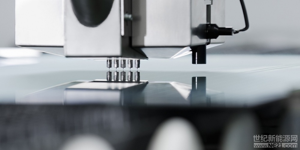  德國機械設(shè)備制造協(xié)會（VDMA）日前表示，目前該國光伏生產(chǎn)設(shè)備市場的主要驅(qū)動力來自薄膜領(lǐng)域訂單。今年上半年，德國設(shè)備供應(yīng)商銷售額中的58%來自這一領(lǐng)域