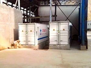 
	
                    
	【電纜網(wǎng)訊】近日，易事特成功交付甘肅白銀市1MW/2MWh儲(chǔ)能項(xiàng)目，該項(xiàng)目主要利用儲(chǔ)能“存儲(chǔ)能量”的作用用于工廠一級(jí)負(fù)荷應(yīng)急供電，另外在電網(wǎng)供電穩(wěn)定時(shí)儲(chǔ)能電站可發(fā)揮“削峰填谷”作用為工廠節(jié)省大筆電費(fèi)開支。

	

	據(jù)了解，針對(duì)此次項(xiàng)目需求，易事特設(shè)計(jì)了兩個(gè)集裝箱式儲(chǔ)能電站，包括并離網(wǎng)雙向儲(chǔ)能變流器和能量管理系統(tǒng)(EMS)
