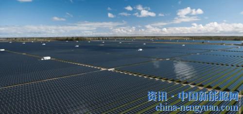                                                                                                                                                                     
	　　做投資最怕不確定性。如果確定風(fēng)險(xiǎn)大于機(jī)會(huì)，可以決定不投資，如果確定機(jī)會(huì)大于風(fēng)險(xiǎn)，可以決定投資