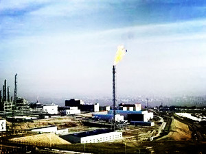 
	
                    
	【電纜網(wǎng)訊】9月23日，國(guó)內(nèi)首座煤氣化發(fā)電機(jī)組連續(xù)運(yùn)行164天，成為全世界連續(xù)運(yùn)行周期最長(zhǎng)的煤氣化發(fā)電機(jī)組。

	

	據(jù)悉，作為“國(guó)家潔凈煤發(fā)電示范工程”，該電站是國(guó)內(nèi)首座、世界第六座大型煤氣化聯(lián)合循環(huán)電站