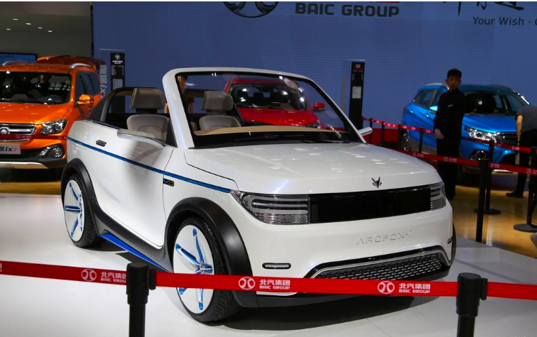 
	
                    
	【電纜網(wǎng)訊】9月25日晚，S藍(lán)谷發(fā)布公告稱，公司股權(quán)分置改革方案已全部實(shí)施完畢，公司股票于9月27日開(kāi)市起復(fù)牌，當(dāng)日不設(shè)漲跌幅限制。同時(shí)，公司證券簡(jiǎn)稱由“S藍(lán)谷”變更為“北汽藍(lán)谷”