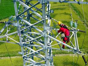 
	中國(guó)儲(chǔ)能網(wǎng)訊：9月26日，浙江衢州灰坪鄉(xiāng)大麥源0.4千伏儲(chǔ)能電站項(xiàng)目開(kāi)展招標(biāo)，標(biāo)志著該地區(qū)首個(gè)配網(wǎng)側(cè)儲(chǔ)能電站項(xiàng)目正式進(jìn)入實(shí)施階段。


	



	據(jù)了解，該儲(chǔ)能電站位于衢江區(qū)灰坪鄉(xiāng)大麥源村，地處電網(wǎng)末端，災(zāi)害性氣象頻發(fā)，電網(wǎng)受損概率較高，對(duì)應(yīng)急儲(chǔ)能供電保障的需求尤為迫切