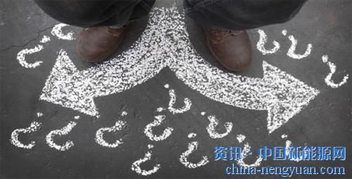                                                                                                                                                                     
	　　8月份光伏企業(yè)陸陸續(xù)續(xù)發(fā)布了第二季度財(cái)報(bào)及半年報(bào)，部分企業(yè)明確表示政策因素的影響已經(jīng)顯現(xiàn)，開(kāi)始出現(xiàn)了一定程度的虧損。而在這之中，晶科能源作為在海外布局上一直占據(jù)優(yōu)勢(shì)的光伏企業(yè)