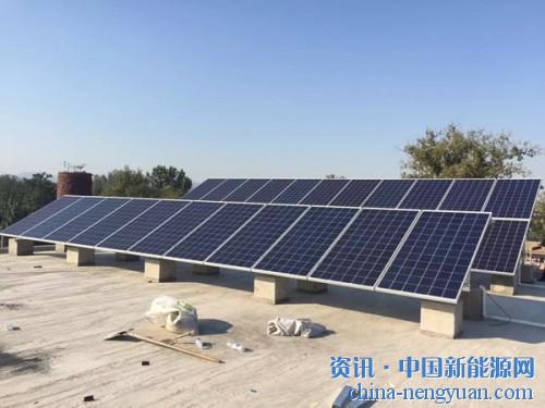                                                                                                                                                                     
	　　8月30日，國(guó)家能源局綜合司下發(fā)了《關(guān)于無(wú)需國(guó)家補(bǔ)貼光伏發(fā)電項(xiàng)目建設(shè)有關(guān)事項(xiàng)的函》，批準(zhǔn)東營(yíng)市河口區(qū)實(shí)施光伏發(fā)電市場(chǎng)化交易試點(diǎn)工作。該項(xiàng)目是全國(guó)第一個(gè)市場(chǎng)化交易無(wú)補(bǔ)貼光伏項(xiàng)目