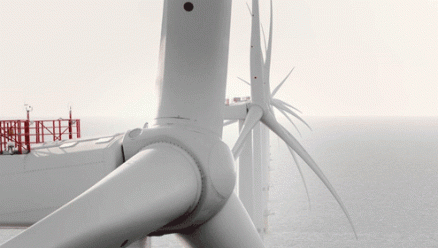 
	
                    
	【電纜網(wǎng)訊】隨著海上風(fēng)力渦輪機(jī)的規(guī)模和功率輸出不斷增長(zhǎng)，風(fēng)電場(chǎng)開發(fā)商和運(yùn)營(yíng)商正在準(zhǔn)備切換到66千伏技術(shù)而不是目前的33千伏技術(shù)。這是因?yàn)樵谳^高電壓下操作提供了重要的生命周期成本效益，例如可以減少所需的變電站數(shù)量以及減少需要安裝的電纜的長(zhǎng)度