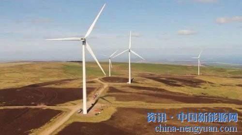                                                                                                                                                                     
	　　在許多國(guó)家和地區(qū)，風(fēng)力發(fā)電場(chǎng)已經(jīng)變得相當(dāng)普遍，尤其在那些風(fēng)力資源充裕的地方，比如科羅拉多州。 盡管綠色能源支持者聲稱(chēng)，風(fēng)力渦輪機(jī)陣列對(duì)環(huán)境的影響，比燃煤和天然氣發(fā)電要少