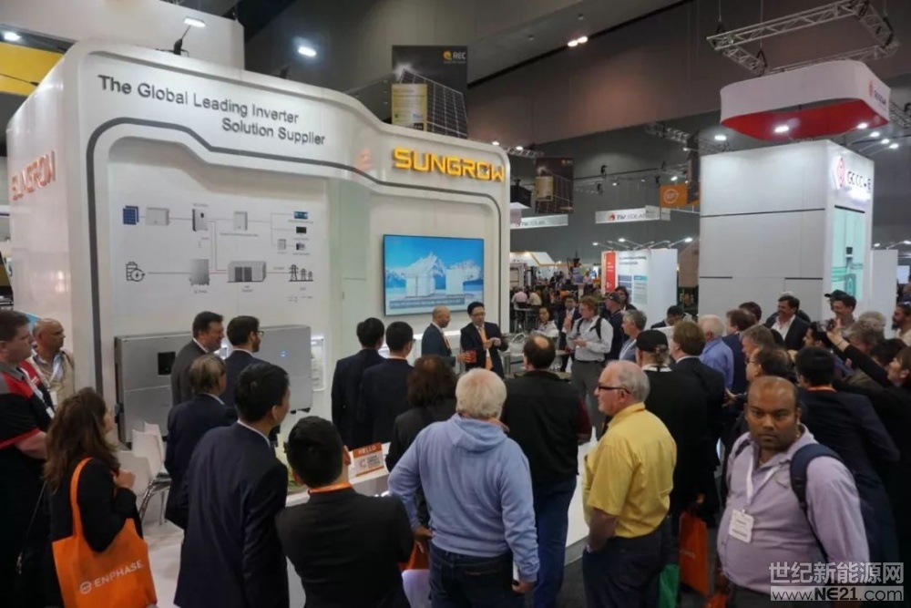  6年，給60000+澳洲家庭帶來清潔電力

如今，陽光電源“火力全開”

光伏+儲(chǔ)能全面進(jìn)軍澳洲能源市場(chǎng)

10月3日，澳洲規(guī)模最大、最具影響力的澳大利亞全能源展ALL-ENERGY AUSTRALIA在墨爾本盛大啟幕。針對(duì)澳洲戶用、工商業(yè)、大型地面等多個(gè)細(xì)分市場(chǎng)，陽光電源推出多款光伏、儲(chǔ)能重磅新品，產(chǎn)品一經(jīng)發(fā)布就備受青睞并獲得昆士蘭州工商業(yè)儲(chǔ)能項(xiàng)目訂單，再次彰顯陽光電源品牌在澳洲市場(chǎng)的認(rèn)可度