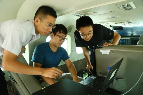 　　【中國(guó)儀表網(wǎng) 儀表研發(fā)】近日，由國(guó)家測(cè)繪地理信息計(jì)量站組織完成首次機(jī)載SAR系統(tǒng)計(jì)量檢測(cè)任務(wù)，這在國(guó)內(nèi)尚屬首例，標(biāo)志著我國(guó)具備獨(dú)立自主的SAR系統(tǒng)檢測(cè)計(jì)量能力。2017年11月，依托于中國(guó)測(cè)繪科學(xué)研究院國(guó)家光電測(cè)距儀檢測(cè)中心組建成立國(guó)家測(cè)繪地理信息計(jì)量站，作為國(guó)家質(zhì)檢總局授權(quán)的法定計(jì)量檢定機(jī)構(gòu)，主要承擔(dān)全國(guó)范圍內(nèi)測(cè)繪地理信息檢測(cè)設(shè)備檢定、校準(zhǔn)和測(cè)試任務(wù)