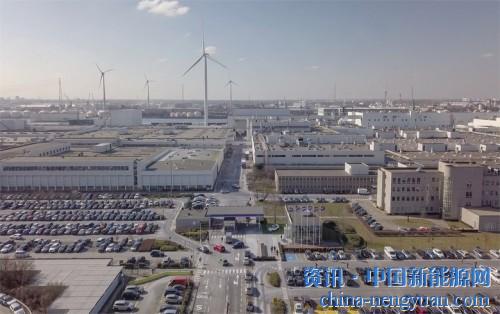                                                                                                                                                                     
	　　沃爾沃汽車上周表示，15000塊太陽能電池板被安裝在比利時根特的汽車工廠，標(biāo)志著開啟了公司全球制造業(yè)務(wù)的第一個太陽能陣列。

	　　該裝置是該公司努力到2025年實現(xiàn)全球氣候