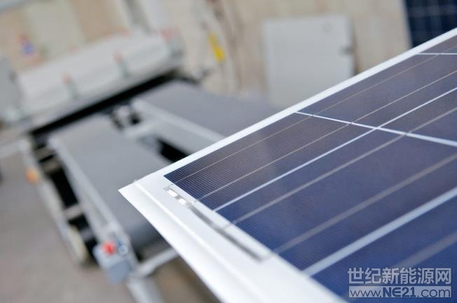 在一份針對阿拉伯地區(qū)可再生能源設(shè)備制造潛力的研究報告中，IRENA對黎巴嫩、約旦和阿聯(lián)酋這三個清潔能源產(chǎn)業(yè)先行的國家進(jìn)行了評估。得出的結(jié)論是，在所有這三個國家中，由于存在著諸如缺乏合格的勞動力和有利的監(jiān)管環(huán)境等一系列挑戰(zhàn)，目前幾乎看不到太陽能和可再生能源制造業(yè)崛起的機(jī)會