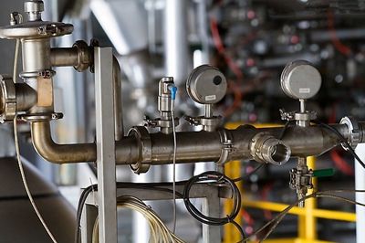 　　【中國儀表網(wǎng) 儀表產(chǎn)業(yè)】儀器儀表是用以檢出、測(cè)量、觀察、計(jì)算各種物理量、物質(zhì)成分、物性參數(shù)等的器具或設(shè)備。真空檢漏儀、壓力表、測(cè)長儀、顯微鏡、乘法器等均屬于儀器儀表