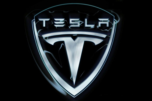 
	
                    
	【電纜網(wǎng)訊】據(jù)媒體報(bào)道，10月10日，特斯拉今年三季度在美車輛銷量超過梅賽德斯奔馳，創(chuàng)下歷史性紀(jì)錄。根據(jù)第三方研究機(jī)構(gòu)Atherton Research公司預(yù)計(jì)，特斯拉有望在今年第四季度超過寶馬