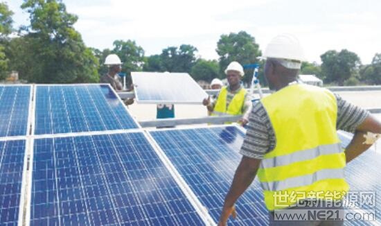 彭博新能源財(cái)經(jīng)最新發(fā)布的報(bào)告顯示，非洲是離網(wǎng)光伏集中增長區(qū)，預(yù)計(jì)未來5年，非洲離網(wǎng)太陽能市場將迎來蓬勃發(fā)展，到2020年，市場規(guī)模將突破31億美元。



事實(shí)上，非洲光伏市場天然具有吸引力