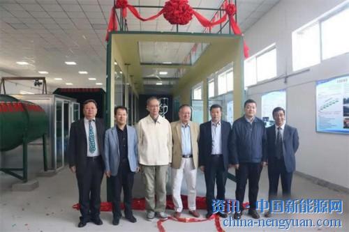                                                                                                                                                                     
	　　10月12日上午，蘭州理工大學(xué)風(fēng)洞實(shí)驗(yàn)室舉行落成啟用儀式，該實(shí)驗(yàn)室是目前我省最大的風(fēng)能利用及風(fēng)工程實(shí)驗(yàn)平臺(tái)。

	　　蘭州理工大學(xué)風(fēng)能利用、風(fēng)工程方向的研究工作始于上世紀(jì)80