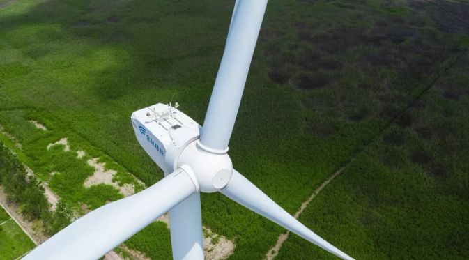                        “十三五”期間，我國可再生能源產(chǎn)業(yè)全面規(guī)?；l(fā)展，進(jìn)入了大范圍增量替代和區(qū)域性存量替代的發(fā)展階段。隨著智能技術(shù)進(jìn)步和風(fēng)電產(chǎn)業(yè)化步伐的加快，我國風(fēng)電發(fā)展已具備規(guī)模化開發(fā)應(yīng)用的產(chǎn)業(yè)基礎(chǔ)