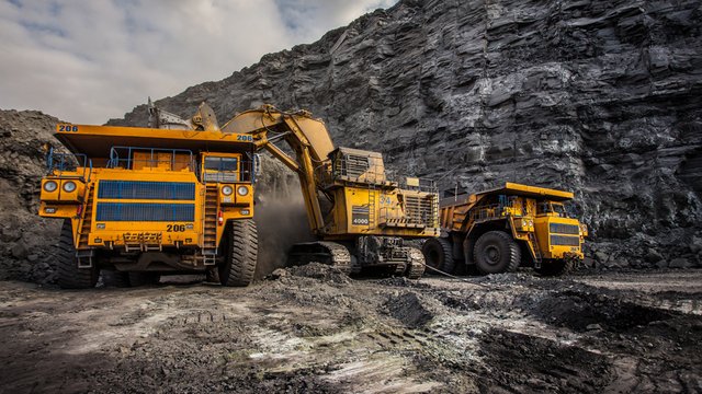 
	
                    
	【電纜網(wǎng)訊】礦業(yè)和大宗商品交易商嘉能可正計劃削減澳大利亞昆士蘭州Hail Creek煤礦430個工作崗位，約占該煤礦員工總數(shù)的30％，此前該公司在收購Rio Tinto資產(chǎn)后開始進行為期100天的審查。

	

	嘉能可表示，到2019年下半年全面實施變革時，重組將使當前的1 360減少到930