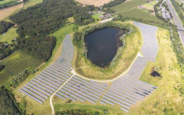                                         
	　　近日，太陽能光伏公司REC集團宣布，其面板為美國馬里蘭州安納波利斯的安納波利斯太陽能公園提供動力。

	

	　　作為由EDF Renewables Distributed Solutions設計的18.1兆瓦系統(tǒng)的一部分，預計每年將產生24,000兆瓦時
